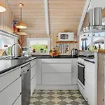 Three-bedroom In Sydals Hébergement de vacances