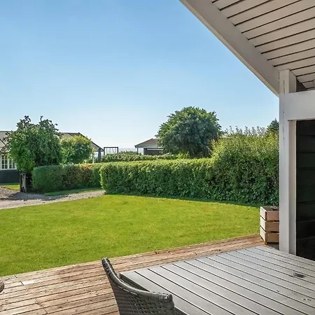 Three-bedroom In Sydals Sarup